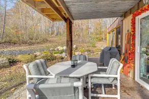 9 Mi to Hocking Hills SP: Cabin w/ Private Hot Tub - Interiör
