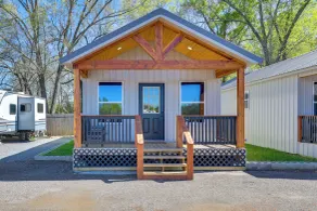 Piney Woods Tiny Cabin: 3 Mi to Sabine River! - Interiør