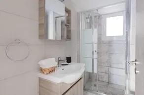 Acropolis View - Bathroom