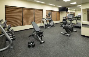 Hawthorn Suites by Wyndham Wheeling at The Highlands - Salle de remise en forme