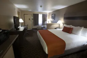 Hawthorn Suites by Wyndham Napa Valley - Rum