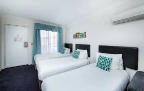 Golden Age Motor Inn - Zimmer