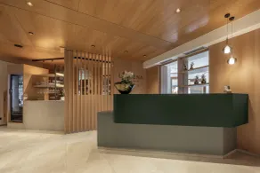 Laurena Aparthotel near Brixen - Rezeption