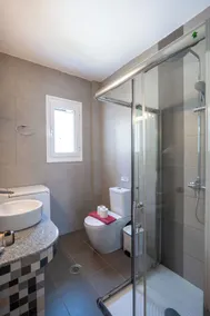 Corfu Glyfada Menigos Resort 49 - Bathroom