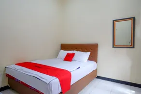 RedDoorz near Desa Wisata Tambi Dieng - Chambre