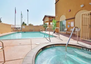 Holiday Inn Express Hotel & Suites Willows by IHG - Pool