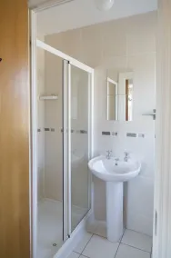 Caravogue House - Bathroom