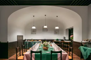 Ambassador Zlata Husa - Restaurant