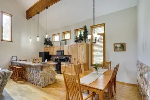Spacious Beaver Getaway Near Eagle Point Resort! - Innenbereich