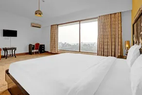 Townhouse Royal Palms Shared Serviced Apartment - Room