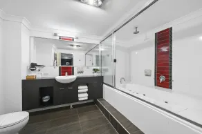 Platinum International - Bathroom