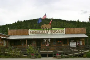 Denali Grizzly Bear Resort - Borne des arrivées/des départs