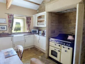 Humbleton Cottage - Private kitchen
