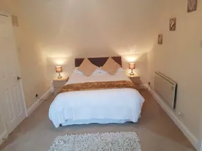 Lake View Villa - Rosecraddoc Manor - Room