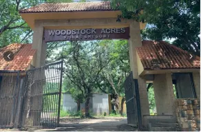 Wood Stock Acres Villa Resort - Interior entrance