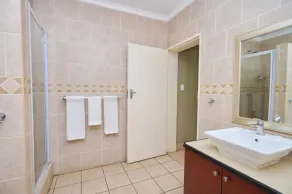 Tamboti Guest Lodge - Badezimmer