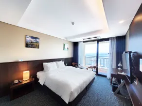 Ramada by Wyndham Gangwon Sokcho - Room