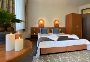 REGIOHOTEL Quedlinburger Hof - #HistorischerCharme #ZentraleLage #Wellness #FreeParking - Chambre