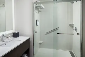 Hyatt House Royal Oak / Birmingham - Bathroom