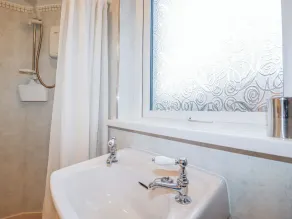 The Annexe, Laburnum - Bathroom