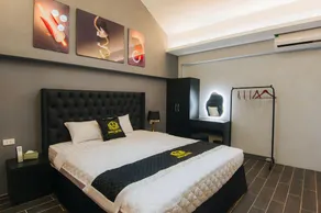 Khách sạn Hera Hotel - Quarto