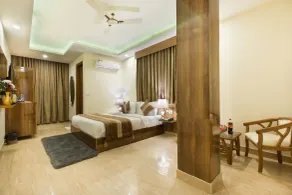 Hotel Viva Palace By OPO,Free Airport Pick up & Drop - Room
