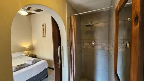 Lidwala Lodge - Bathroom