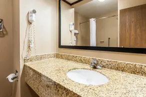 Quality Inn Clarksdale - Room