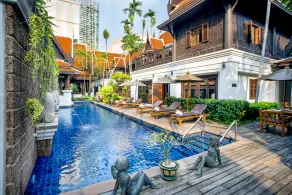 The Davis Bangkok - Piscina