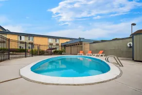 Days Inn by Wyndham Mt. Vernon - Pool