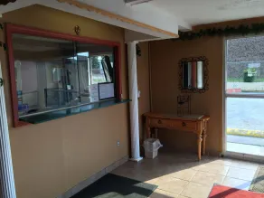 Super 7 Inn - Lobby