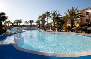 Lovely 2 Bedroom Apartment With Pool - Basseng