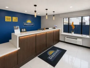Days Inn by Wyndham El Paso I-10 East - Lobby