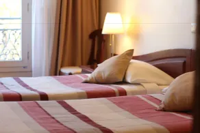 Hotel COSMOTEL MARAIS REPUBLIQUE PARIS - Værelse