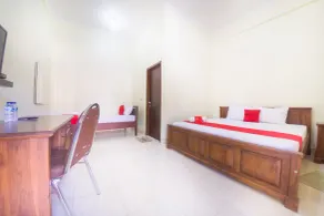RedDoorz near Nusa Cendana University - Chambre