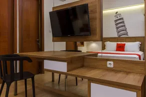RedDoorz Plus @ CBD Bintaro - Chambre
