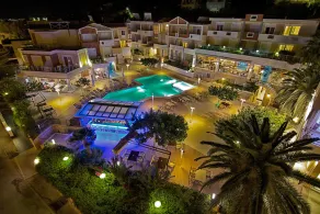 Heliotrope Hotels - Piscine
