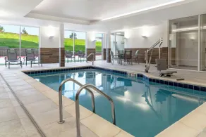Fairfield by Marriott Inn & Suites Kansas City at The Legends - Piscine