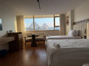 Superior Pyramids View - Habitación