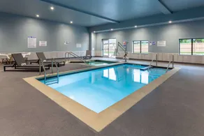 Baymont by Wyndham Madison - Piscine