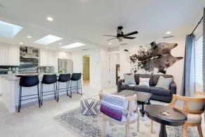 Luxe Getaway w/ Fire Pit - Near TPC Scottsdale! - Innvendig