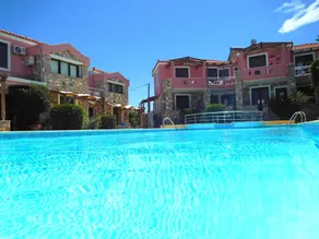 Aeolis Apartments & Studios - Piscina
