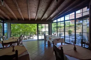 Casa vacacional con barbacoa y jardín | Vistas a la montaña - Restaurante
