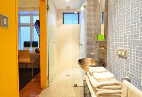 Dive Hotel - Bathroom