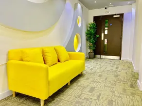 Queen Stay Apartments - Hall