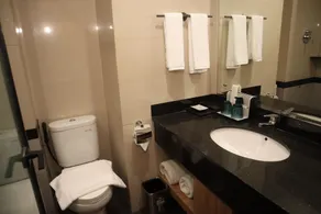 Aglow Hotel Harbor Bay Batam - Salle de bain