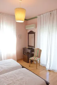 Guesthouse Vissinokipos - Biker Friendly - Motorradhotel - Rom