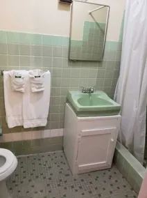 Midtown Guest House - Bathroom