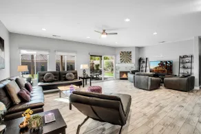 Near Downtown Palm Springs Home with Mountain Views - Interiør
