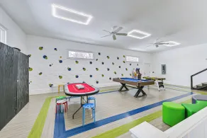 Game Room, Hot Tub! Family Getaway in Bayshore - Innvendig